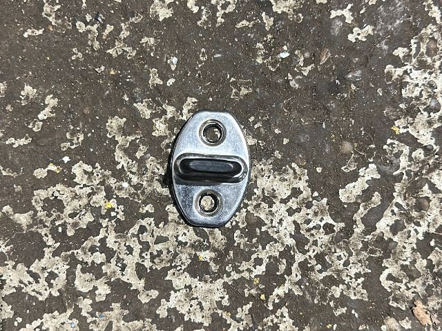 bontott VW GOLF VI Jobb hátsó Ajtóbehúzó