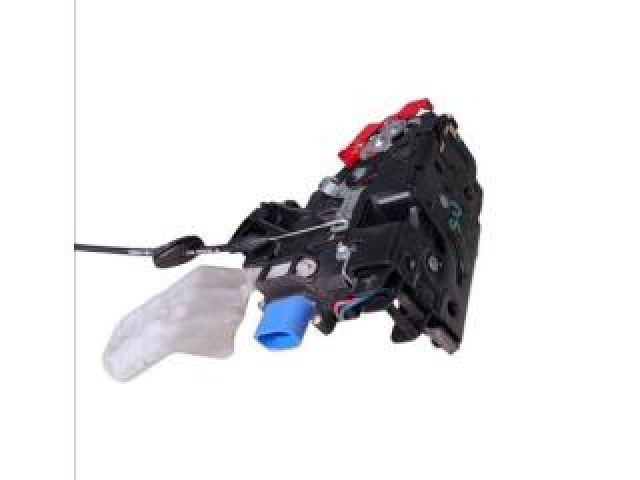 bontott VW GOLF VI Jobb hátsó Ajtózár