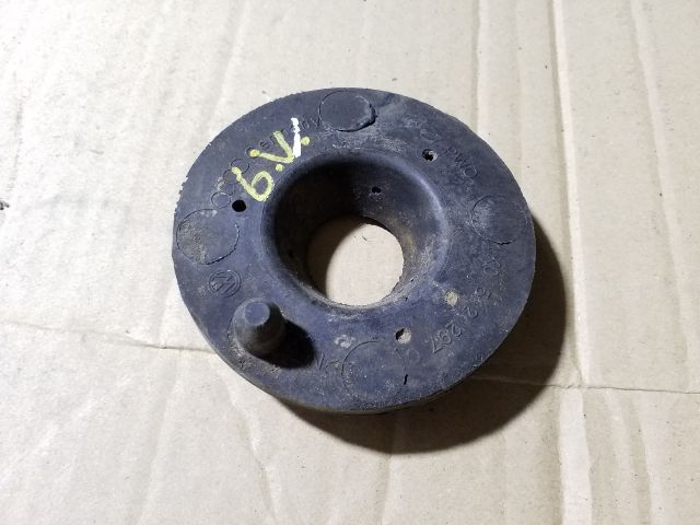 bontott VW GOLF VI Jobb hátsó Alsó Rugótányér