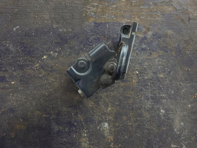 bontott VW GOLF VI Jobb hátsó Alsó Zsanér