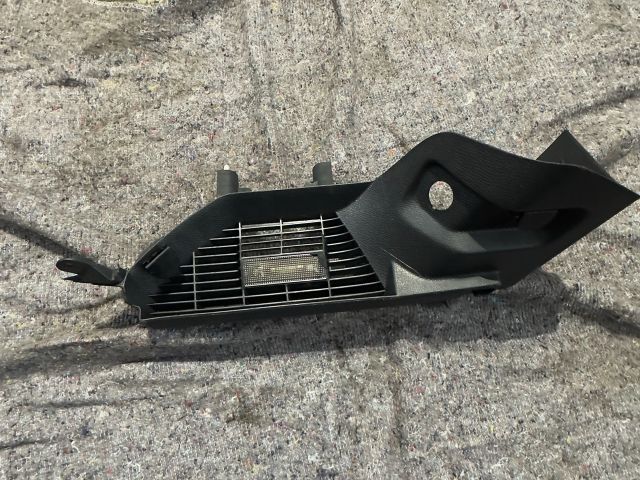 bontott VW GOLF VI Jobb hátsó Csomagtér Burkolat (Műanyag)