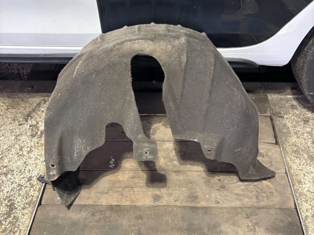 bontott VW GOLF VI Jobb hátsó Dobbetét (Kerékjárati, Műanyag)