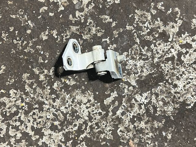 bontott VW GOLF VI Jobb hátsó Felső Zsanér