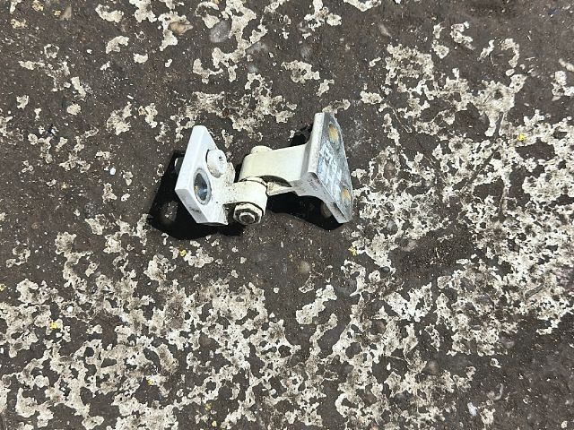 bontott VW GOLF VI Jobb hátsó Felső Zsanér