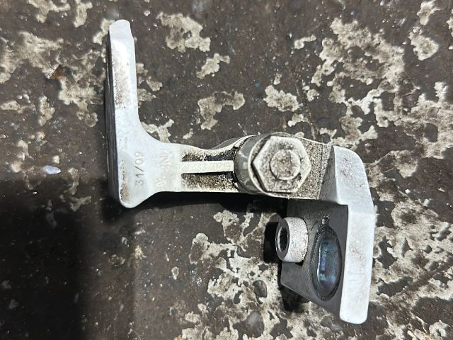 bontott VW GOLF VI Jobb hátsó Felső Zsanér