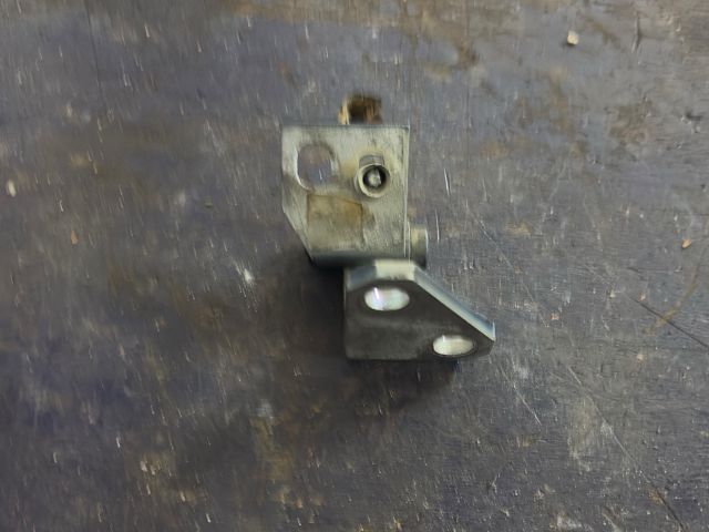 bontott VW GOLF VI Jobb hátsó Felső Zsanér