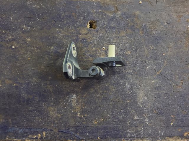 bontott VW GOLF VI Jobb hátsó Felső Zsanér