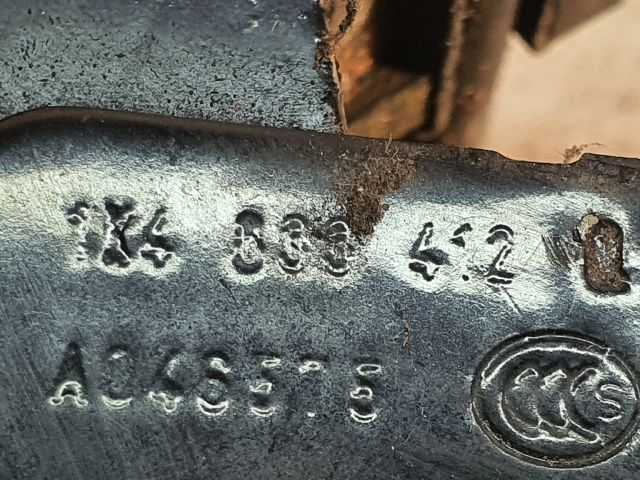 bontott VW GOLF VI Jobb hátsó Felső Zsanér