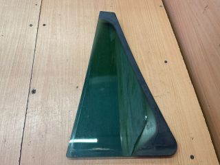 bontott VW GOLF VI Jobb hátsó Fixüveg (Ajtóban)