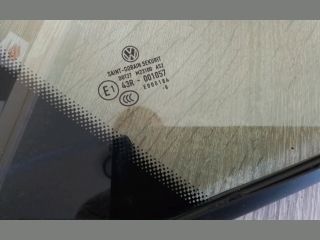 bontott VW GOLF VI Jobb hátsó Fixüveg (Ajtóban)