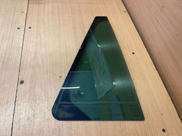 bontott VW GOLF VI Jobb hátsó Fixüveg (Ajtóban)