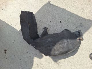 bontott VW GOLF VI Jobb hátsó Hátsó Dobbetét (Kerékjárati, Műanyag)