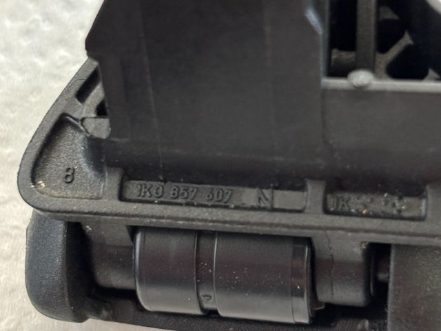 bontott VW GOLF VI Jobb hátsó Kapaszkodó (Felső)