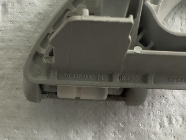 bontott VW GOLF VI Jobb hátsó Kapaszkodó (Felső)