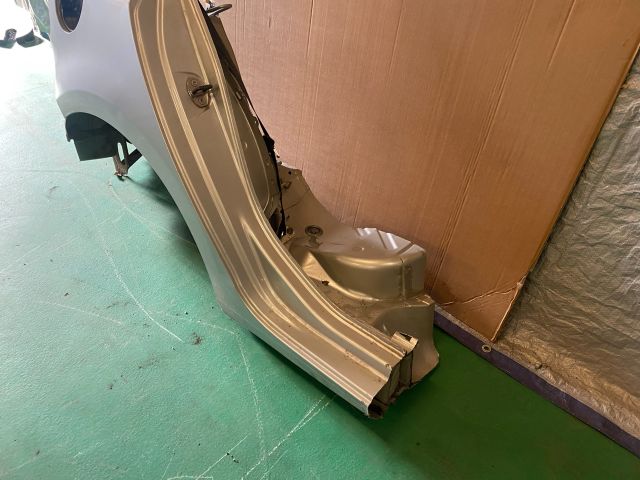 bontott VW GOLF VI Jobb hátsó Negyed Karosszéria Csomag