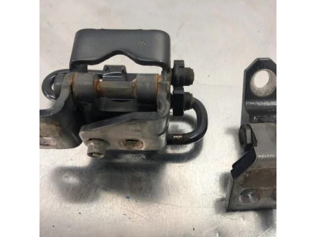 bontott VW GOLF VI Jobb hátsó Zsanér