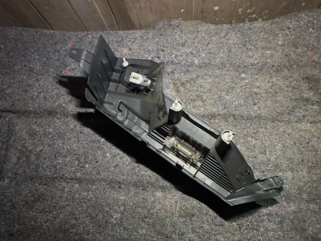 bontott VW GOLF VI Jobb Kalaptartó Tartó Konzol