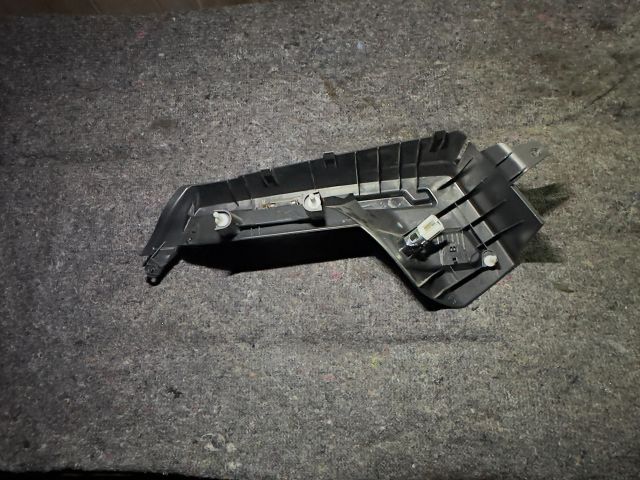 bontott VW GOLF VI Jobb Kalaptartó Tartó Konzol