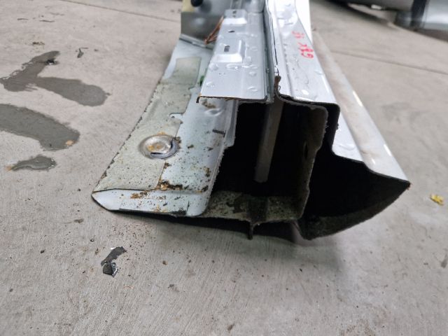 bontott VW GOLF VI Jobb Küszöb