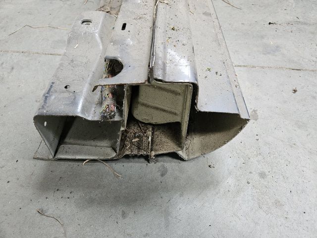 bontott VW GOLF VI Jobb Küszöb