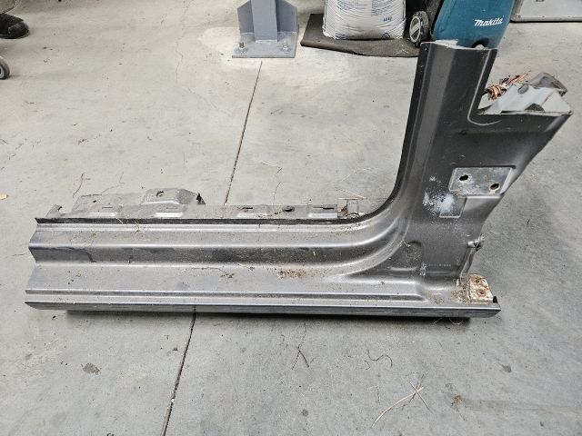 bontott VW GOLF VI Jobb Küszöb