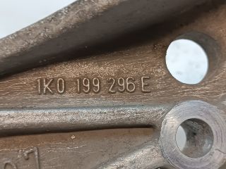 bontott VW GOLF VI Jobb Lengőkar Tartó