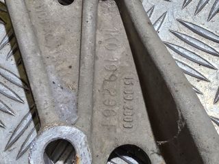 bontott VW GOLF VI Jobb Lengőkar Tartó