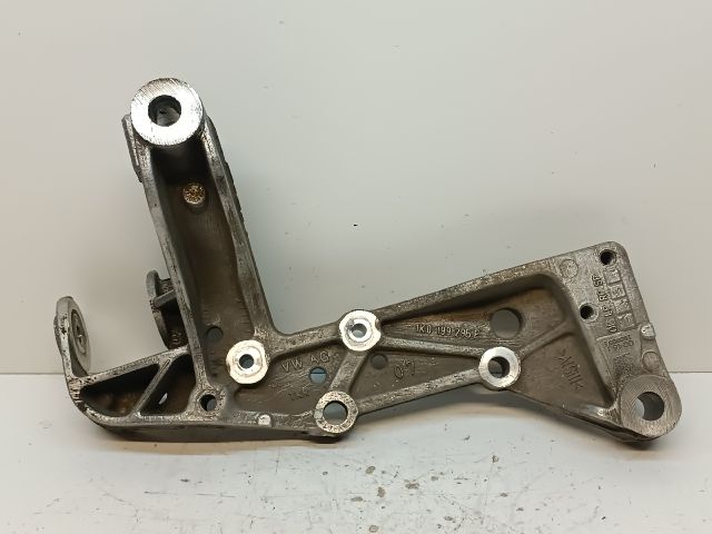 bontott VW GOLF VI Jobb Lengőkar Tartó