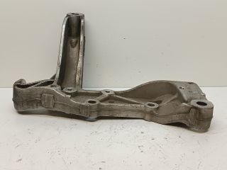 bontott VW GOLF VI Jobb Lengőkar Tartó