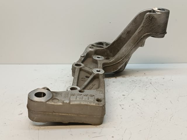 bontott VW GOLF VI Jobb Lengőkar Tartó