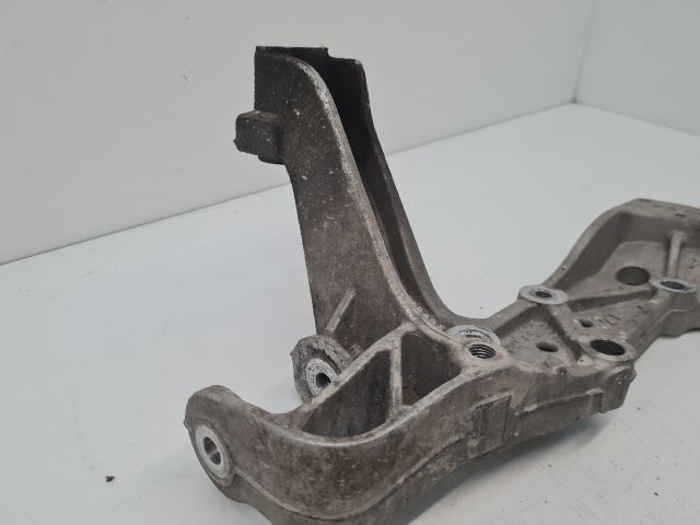 bontott VW GOLF VI Jobb Lengőkar Tartó