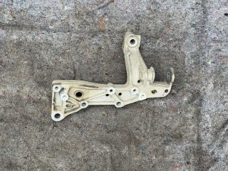 bontott VW GOLF VI Jobb Lengőkar Tartó