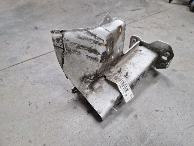 bontott VW GOLF VI Jobb Lökhárító Tartó Nyúlványvég