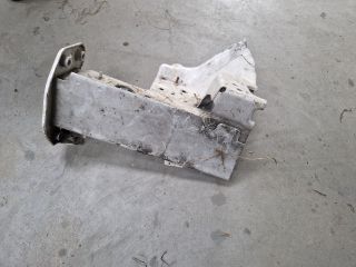 bontott VW GOLF VI Jobb Lökhárító Tartó Nyúlványvég