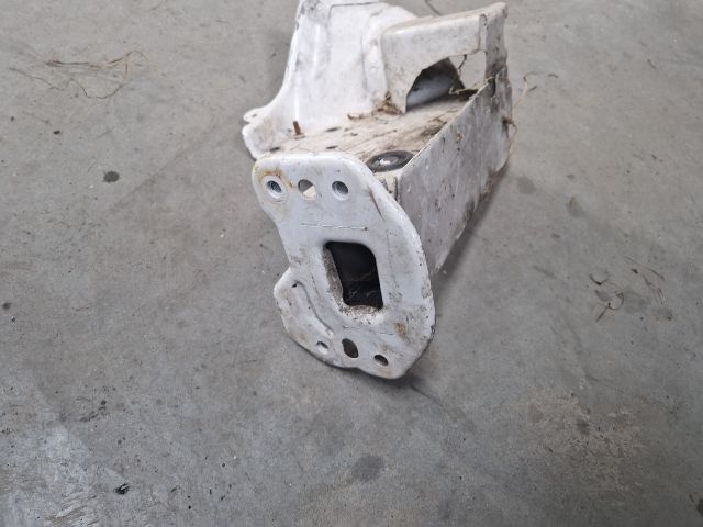 bontott VW GOLF VI Jobb Lökhárító Tartó Nyúlványvég