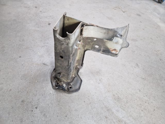 bontott VW GOLF VI Jobb Lökhárító Tartó Nyúlványvég