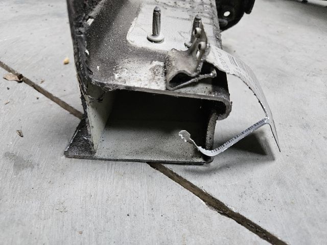 bontott VW GOLF VI Jobb Lökhárító Tartó Nyúlványvég