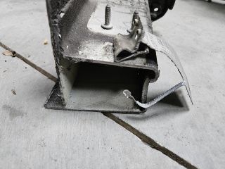 bontott VW GOLF VI Jobb Lökhárító Tartó Nyúlványvég