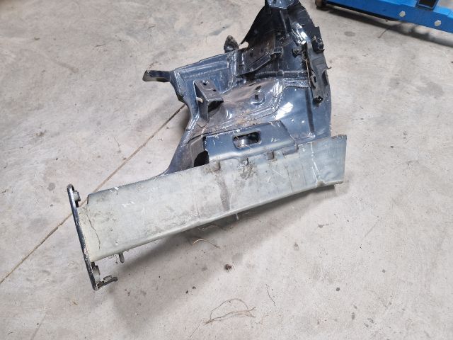 bontott VW GOLF VI Jobb Lökhárító Tartó Nyúlványvég