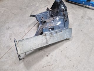 bontott VW GOLF VI Jobb Lökhárító Tartó Nyúlványvég