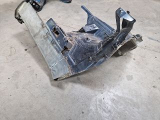 bontott VW GOLF VI Jobb Lökhárító Tartó Nyúlványvég