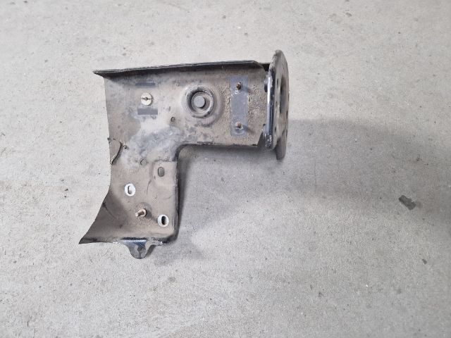 bontott VW GOLF VI Jobb Lökhárító Tartó Nyúlványvég