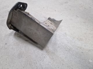 bontott VW GOLF VI Jobb Lökhárító Tartó Nyúlványvég