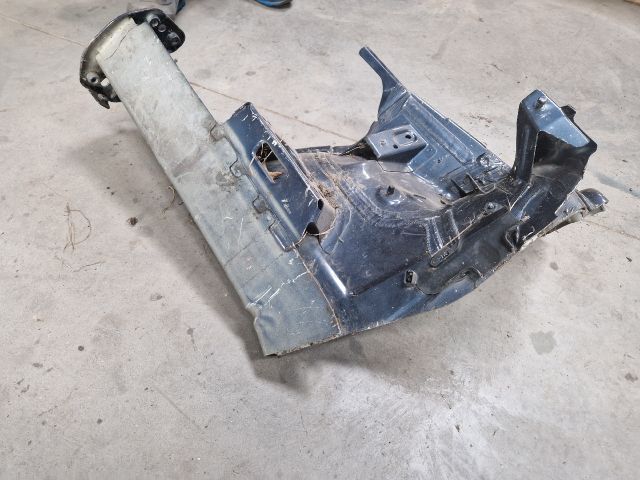 bontott VW GOLF VI Jobb Lökhárító Tartó Nyúlványvég