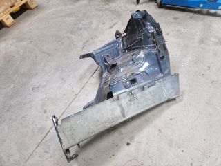 bontott VW GOLF VI Jobb Lökhárító Tartó Nyúlványvég