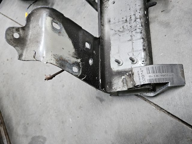 bontott VW GOLF VI Jobb Lökhárító Tartó Nyúlványvég