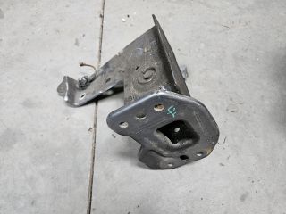 bontott VW GOLF VI Jobb Lökhárító Tartó Nyúlványvég