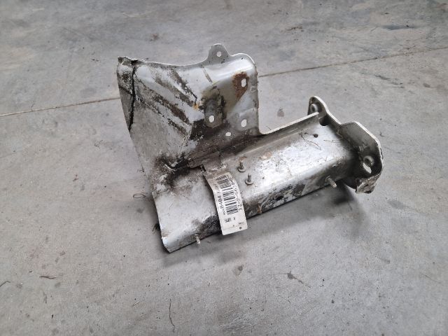 bontott VW GOLF VI Jobb Lökhárító Tartó Nyúlványvég