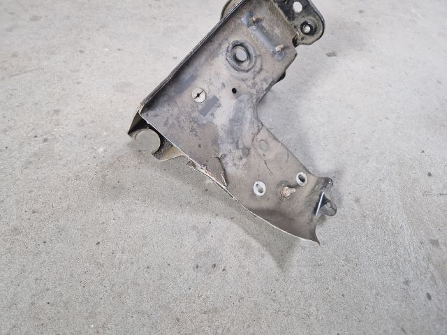 bontott VW GOLF VI Jobb Lökhárító Tartó Nyúlványvég