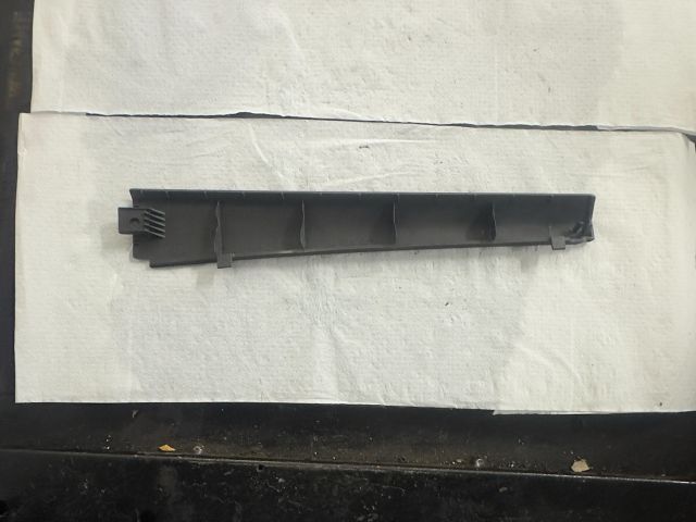 bontott VW GOLF VI Jobb Műszerfal Oldalkárpit